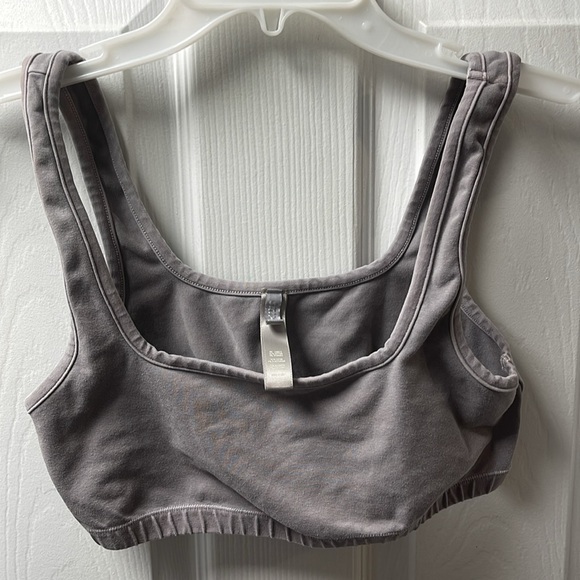 SKIMS OUTDOOR BASICS SET BIKER SHORT AND BRALETTE - Picture 3 of 7